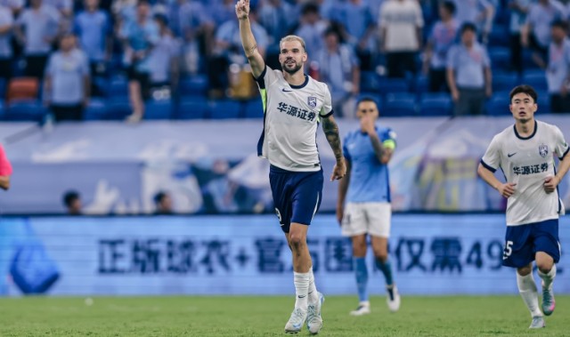 足球报：廖均健、图多列、张威、高华泽已与广州豹会合